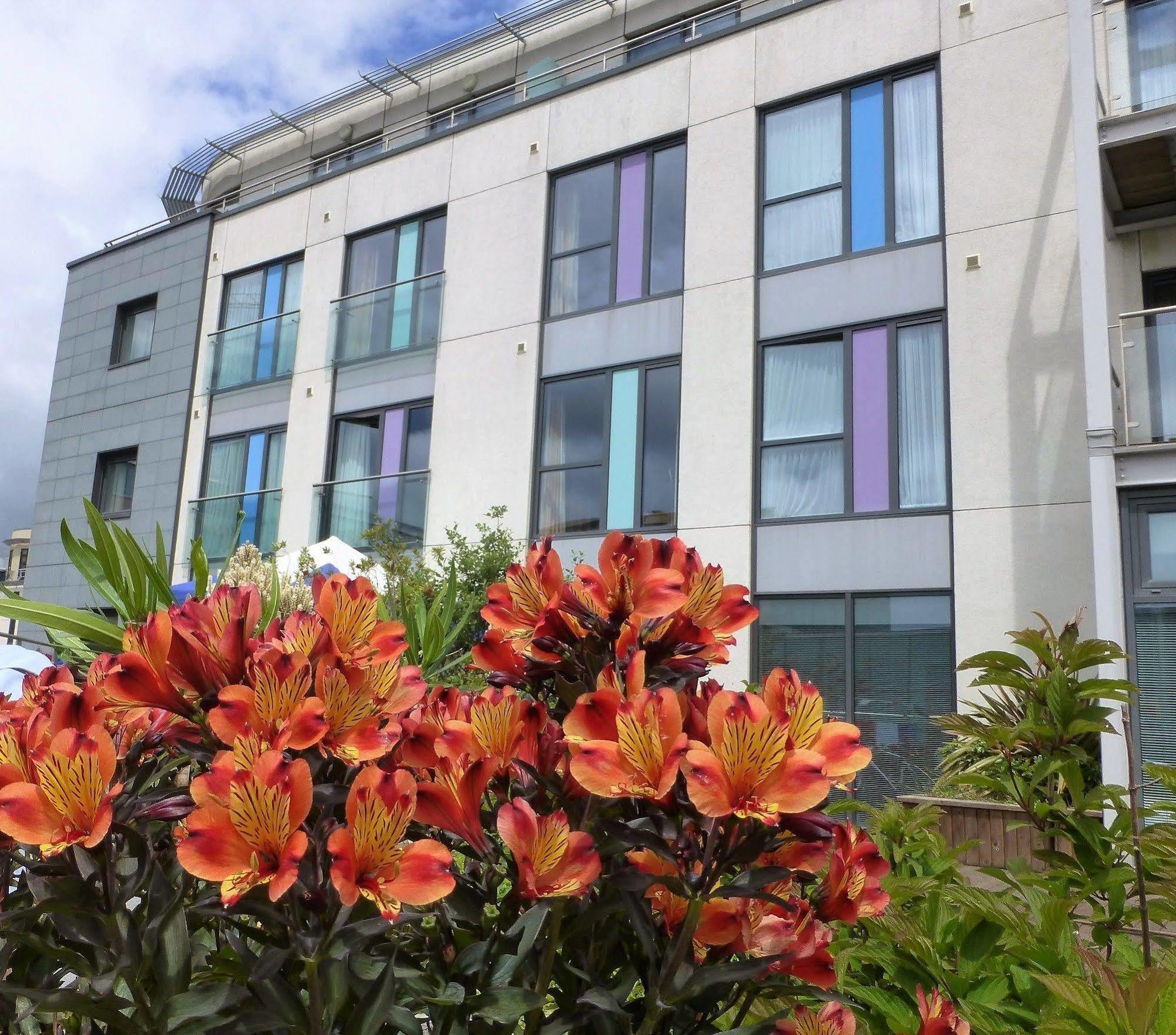 Liberty Wharf Apartments Saint Helier Jersey Exteriör bild